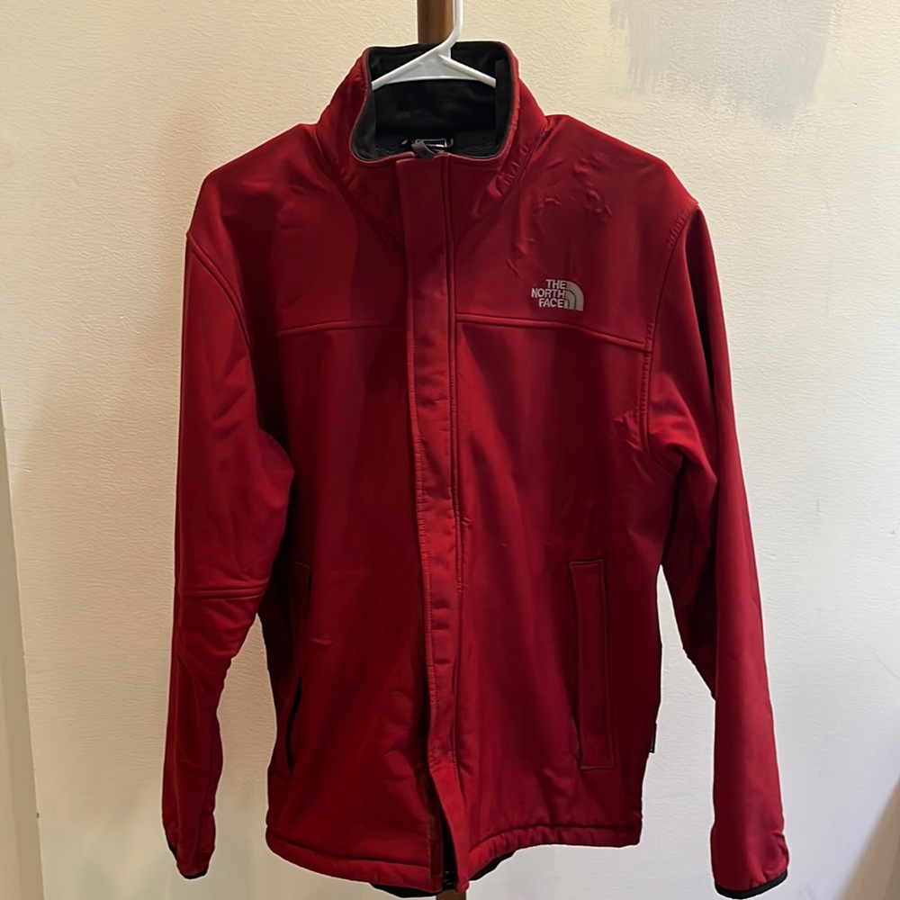 Red Men’s North Face jacket